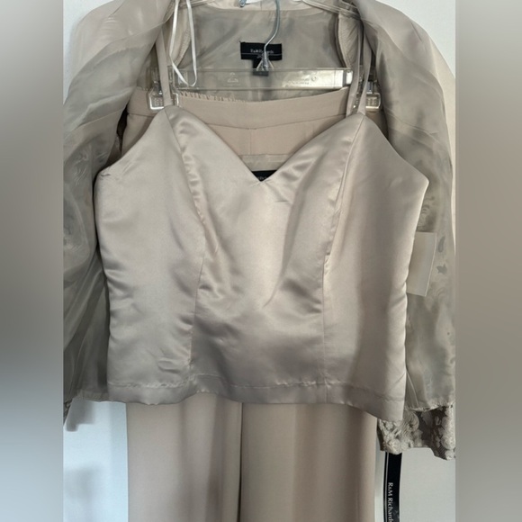 Chic Champagne Blazer and Pants Set - Picture 5 of 6